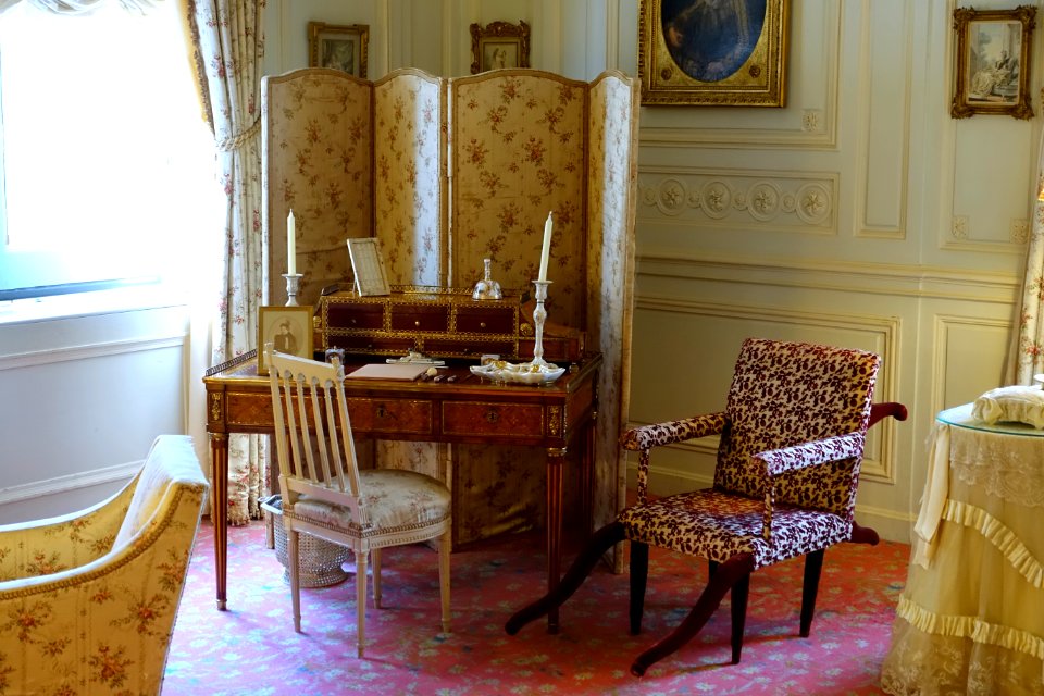 Portico Bedroom - Waddesdon Manor - Buckinghamshire, England - DSC07767