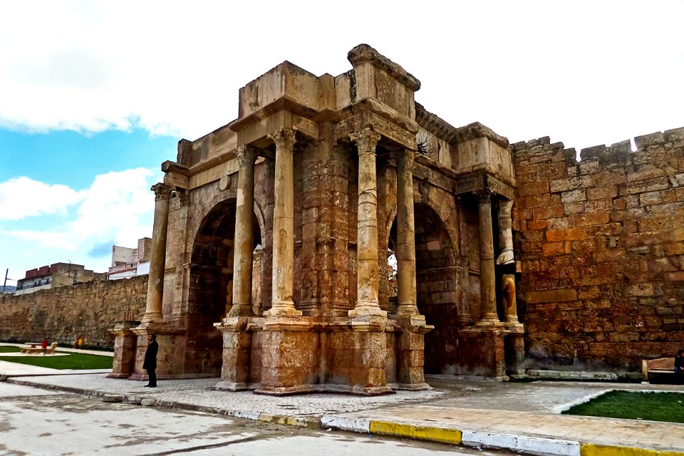 Porte Caracalla - Tébessa باب كركلا - تبسة 3