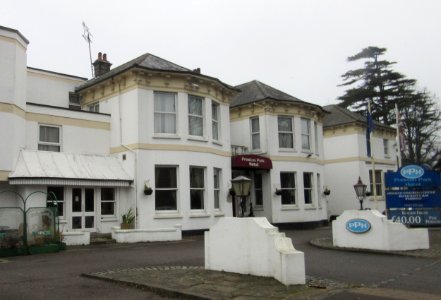 Preston Park Hotel, 216 Preston Road, Preston Village, Brighton (December 2016) (3)