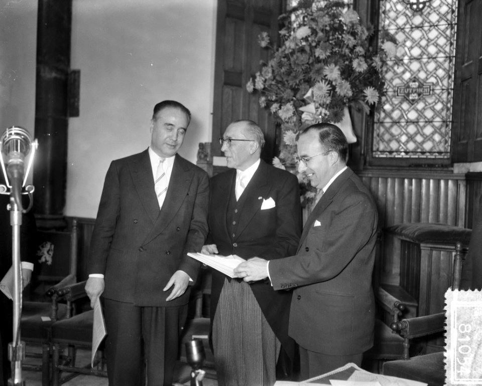 Prijs der Nederlandse Letteren voor Herman Teislinck (Belgie) Ridderzaal van li, Bestanddeelnr 908-1054