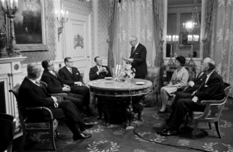 Prins Bernhard krijgt Vlaamse Gaai, Bestanddeelnr 914-5264