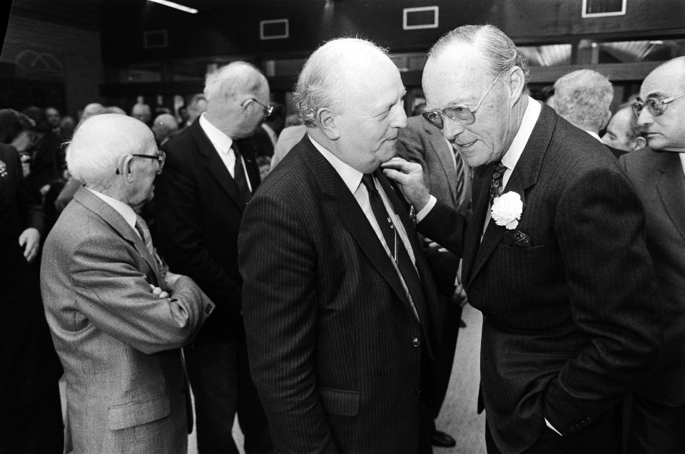 Prins Bernhard heeft een deel van de reunie bijgewoond van de voormalige Verzets, Bestanddeelnr 933-1704