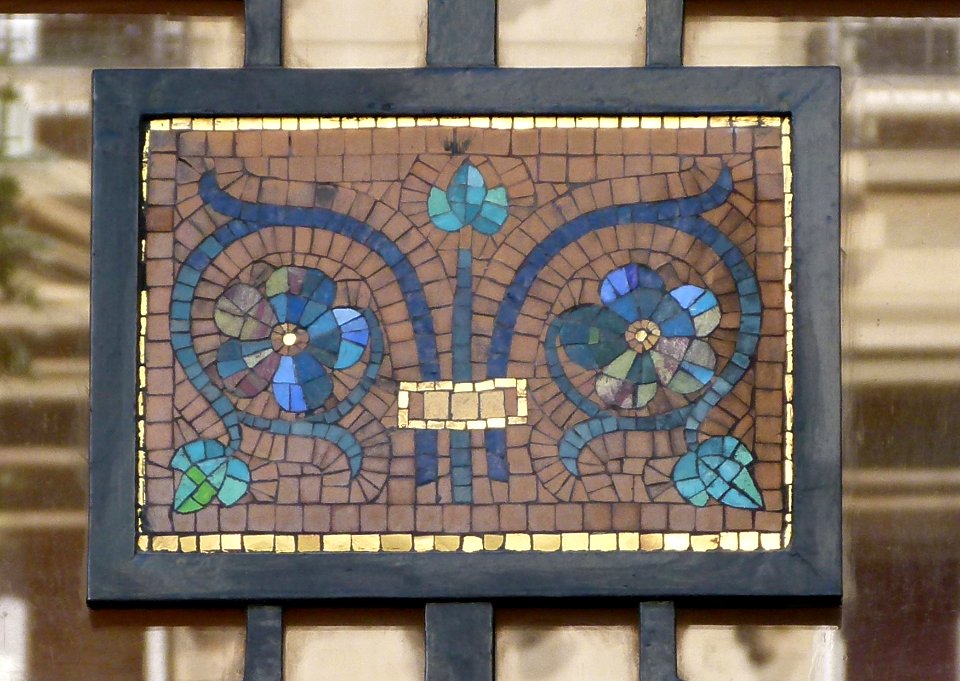 Porte d'immeuble boulevard du Montparnasse 2