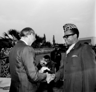 Prins Bernhard in Zaire (voorheen Belgisch Congo), Bernhard en Mobutu, Bestanddeelnr 926-6040