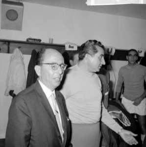 Prins Bernhard in kleedkamer Real Madrid, Bestanddeelnr 918-1582