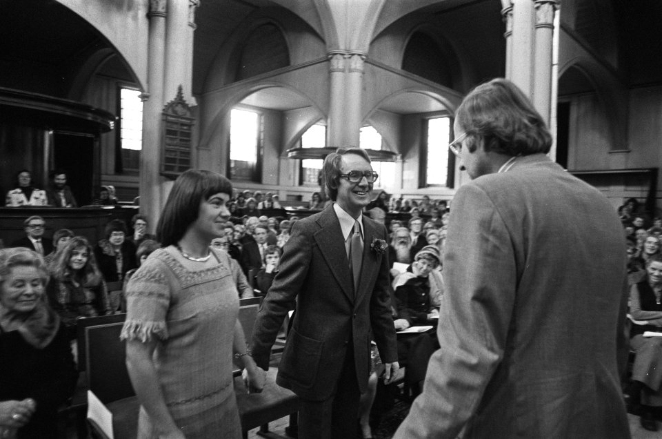 Priester hoogleraar Van Luijk gehuwd in Amstelkerk in Amsterdam prof Van Luijk, Bestanddeelnr 927-5421