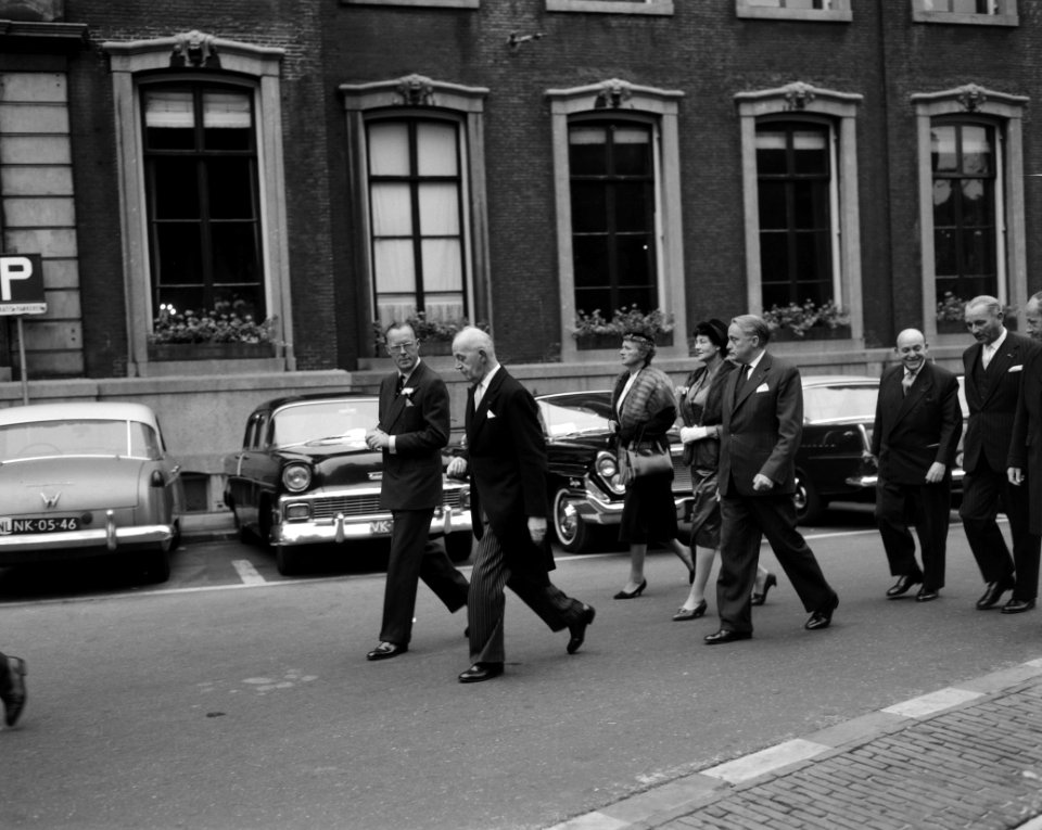 Prins Bernhard herdenkingsbijeenkomst van het Institute of Social Studies bijgew, Bestanddeelnr 914-4063