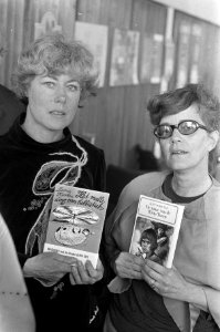 Prijs voor Kinderboek 1971 bekend gemaakt, Amsterdam, nr 14 (l) Leonie Kooiker , Bestanddeelnr 925-0090