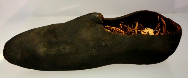Pre-vulcanized rubber overshoes, 1830s, Brazil - Bata Shoe Museum - DSC00753