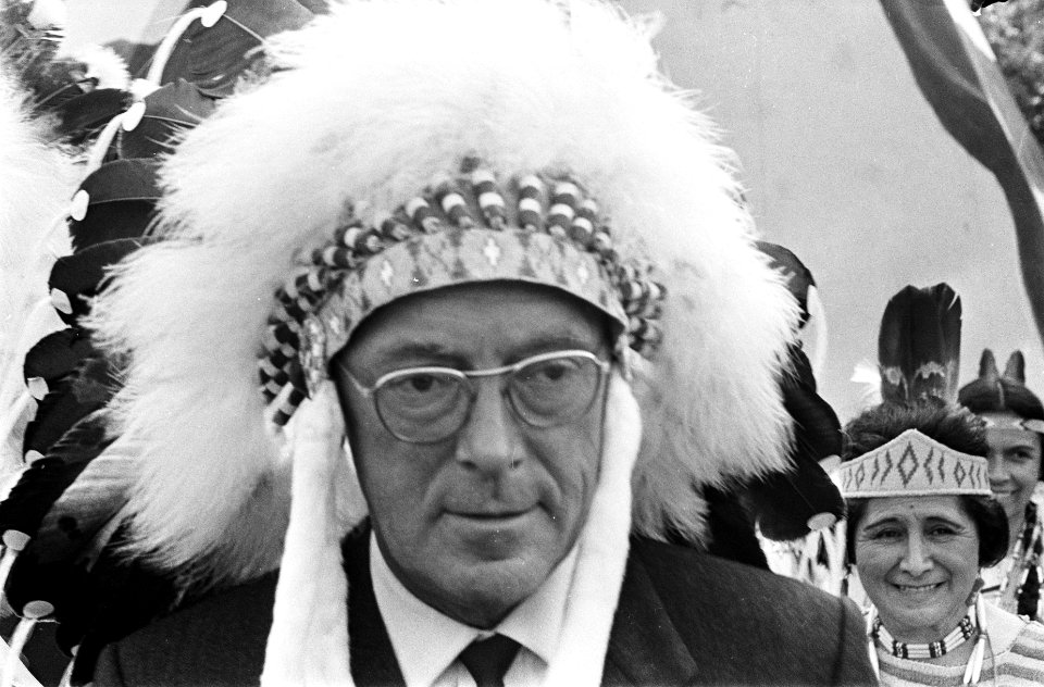 Prins Bernhard met hoofdtooi, Bestanddeelnr 922-5498