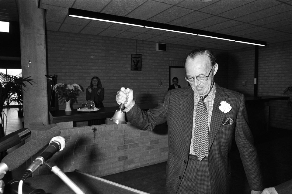 Prins Bernhard heeft officiele opening verricht van nieu haven en vervoerschool , Bestanddeelnr 931-0647