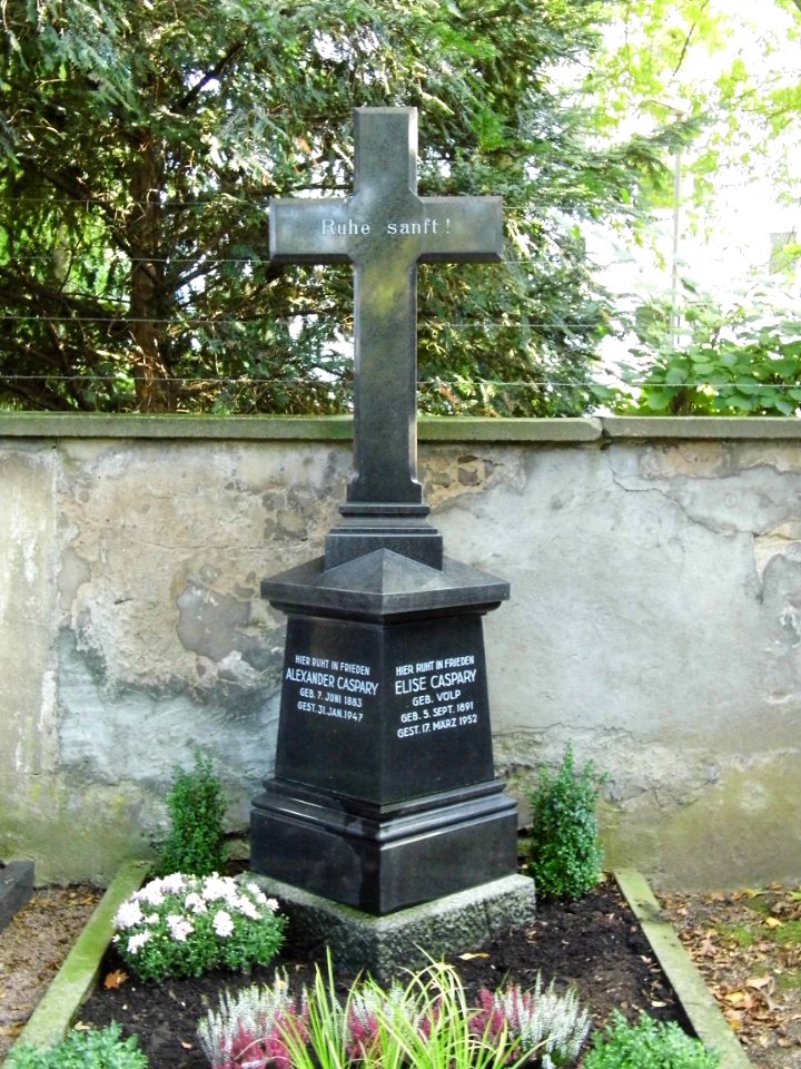 Preungesheim, Friedhof, Grab Caspary