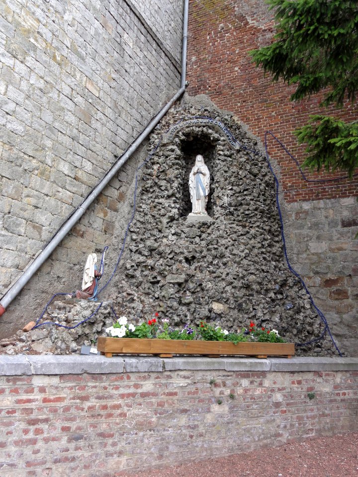 Preux-aux-Bois (Nord, Fr) grotte de Lourdes