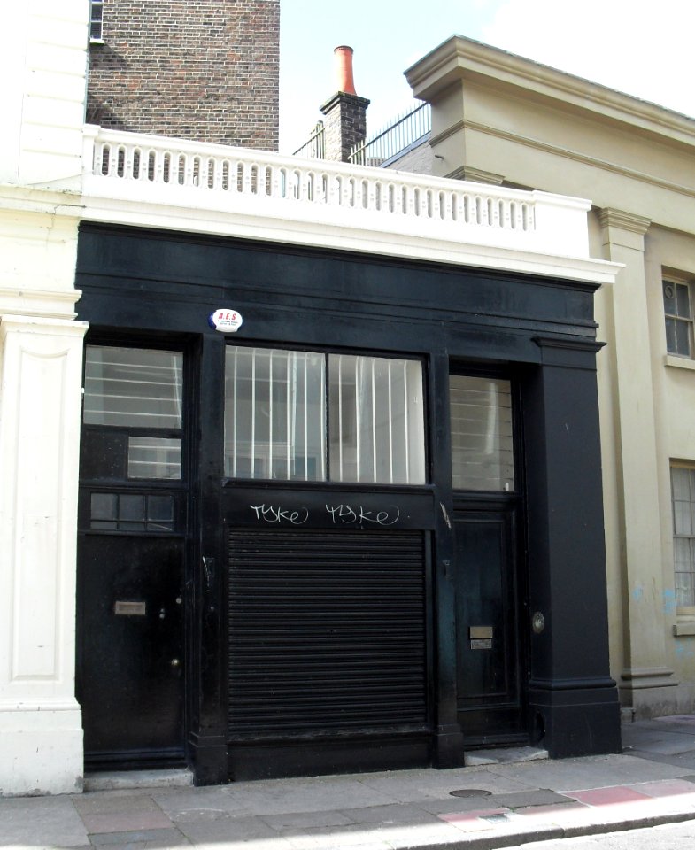 Pressleys, Palace Place, Brighton (NHLE Code 1380692) (August 2010)