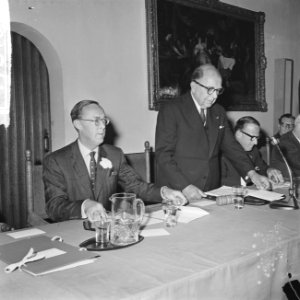 Prins Bernhard aanwezig bij het Colloquium Europa en Toekomst te Den Haag, Bestanddeelnr 917-8103