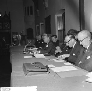 Prins Bernhard aanwezig bij het Colloquium Europa en Toekomst te Den Haag , Pr, Bestanddeelnr 917-8106