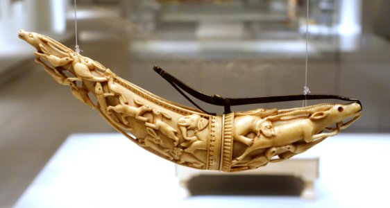 Priming powder flask, North India, Mughal style, 17th century, ivory - Ethnological Museum, Berlin - DSC01534