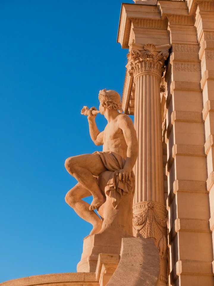 Statue palais longchamp