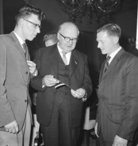 Prijsuitreiking fotowedstrijd Uit Eigen Land, Bestanddeelnr 913-1765
