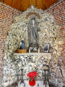 Preux-aux-Bois (Nord, Fr) chapelle N.D. de Lourdes, intérieur