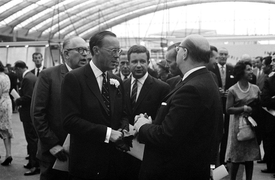 Prins Bernhard bezocht herenmodebeurs in het RAI-gebouw, Bestanddeelnr 914-2617