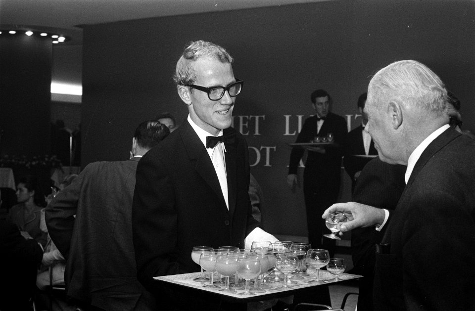 Prins Bernhard bij receptie ter gelegenheid van 50-jarig bestaan KLM Congresgebo, Bestanddeelnr 922-8468