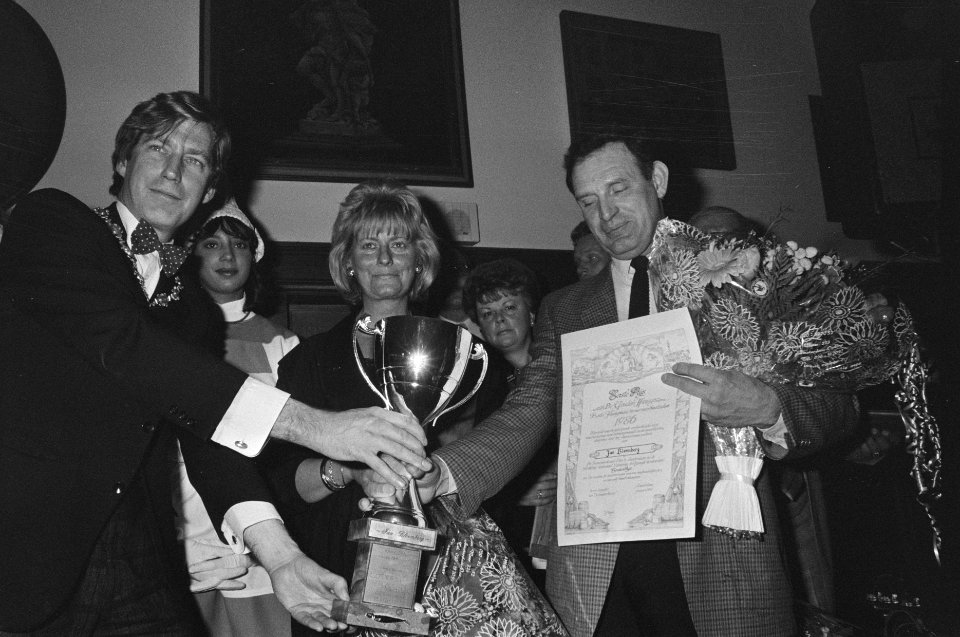 Prijsuitreiking De Gouden Haring manvrouw van Amsterdam door wethouder Ten Ha, Bestanddeelnr 933-9208