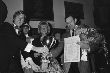 Prijsuitreiking De Gouden Haring manvrouw van Amsterdam door wethouder Ten Ha, Bestanddeelnr 933-9208