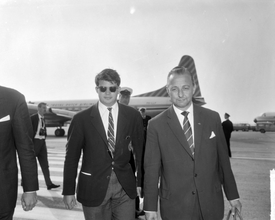 Prins Alexander van Belgie op Schiphol Zoon van ex koning Leopold van Belgie, Bestanddeelnr 915-4036