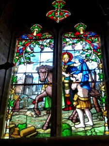 Prez (Ardennes) église, vitrail Saint George et le mendiant