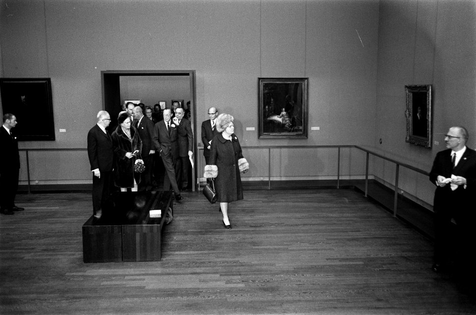 President Heinemann en echtgenote, koningin Juliana en prins Bernhard bezoeken R, Bestanddeelnr 923-0259