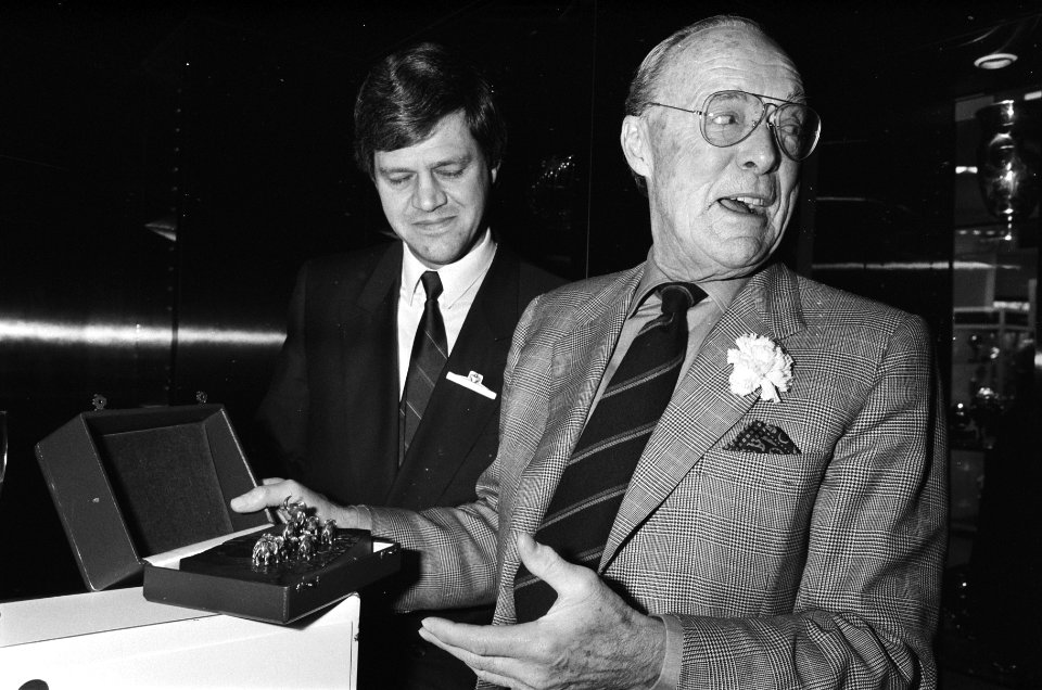 Prins Bernhard (r) opende in Zoetermeeer de nieuwe fabriek van de Koninklijke Ke, Bestanddeelnr 933-5204