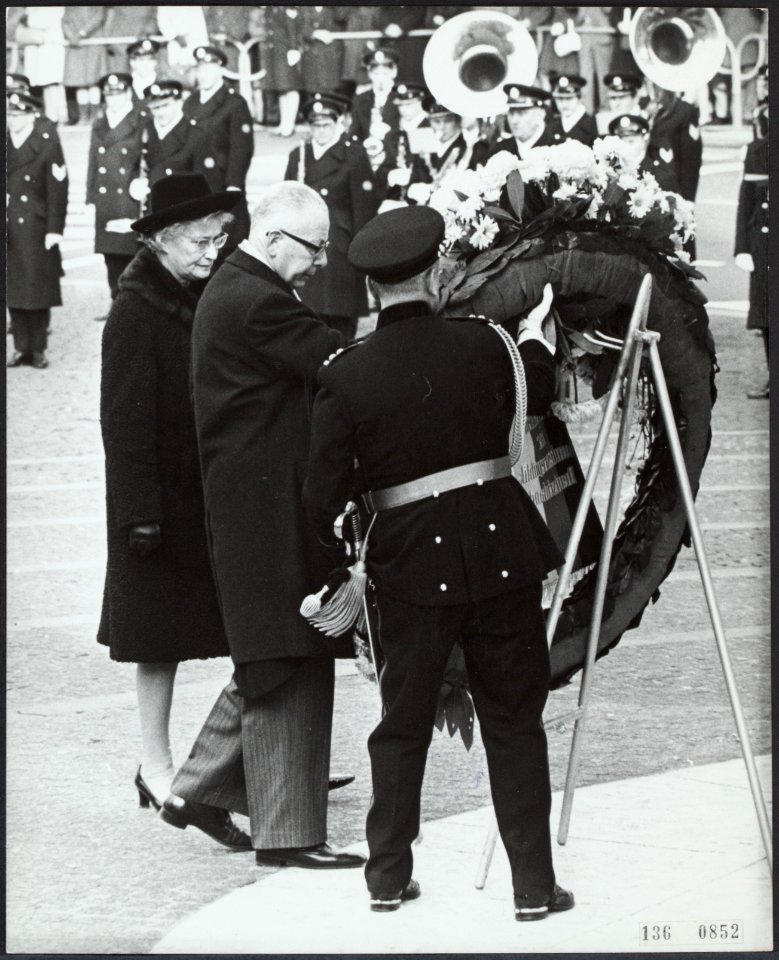 President Heinemann van West-Duitsland.en zijn vrouw arriveerden in Amsterdam vo, Bestanddeelnr 136-0852