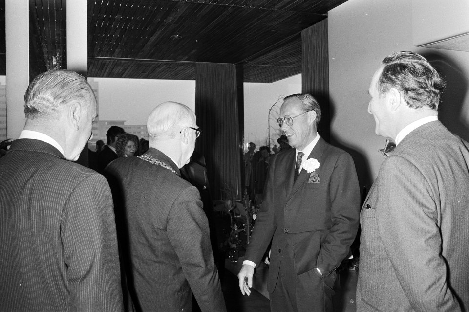 Prins Bernhard (tweede van rechts), Bestanddeelnr 924-4282