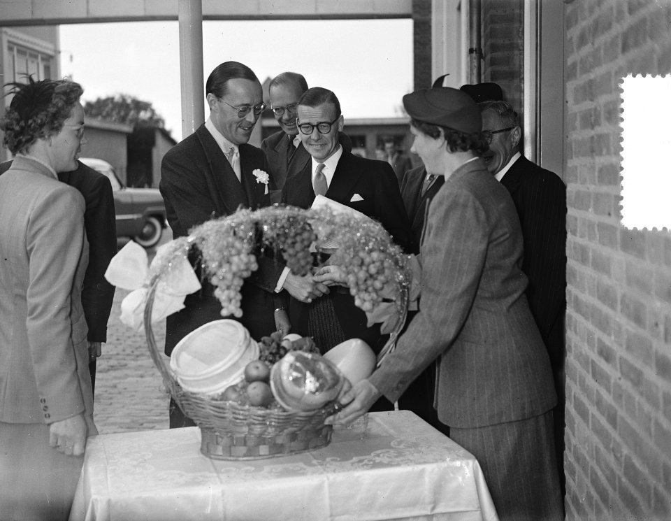 Prins Bernhard bezoekt industriegebied Etten Leur , Coop. Zuivelfabriek De Hoop, Bestanddeelnr 907-3662