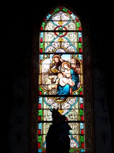 Prez (Ardennes) église, vitrail Sainte Famille