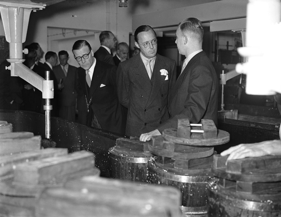 Prins Bernhard bezoekt industriegebied Etten Leur , Coop. Zuivelfabriek De Hoop, Bestanddeelnr 907-3663
