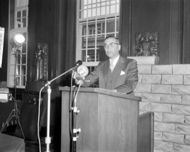 Prins Bernhard , ere-voorzitter Industriele Advocatenraad Suriname en Nederlands, Bestanddeelnr 914-0441