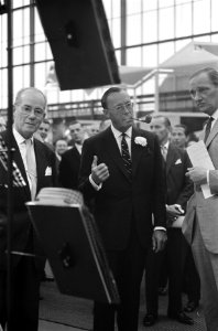 Prins Bernhard bezocht herenmodebeurs in het RAI-gebouw, Bestanddeelnr 914-2615