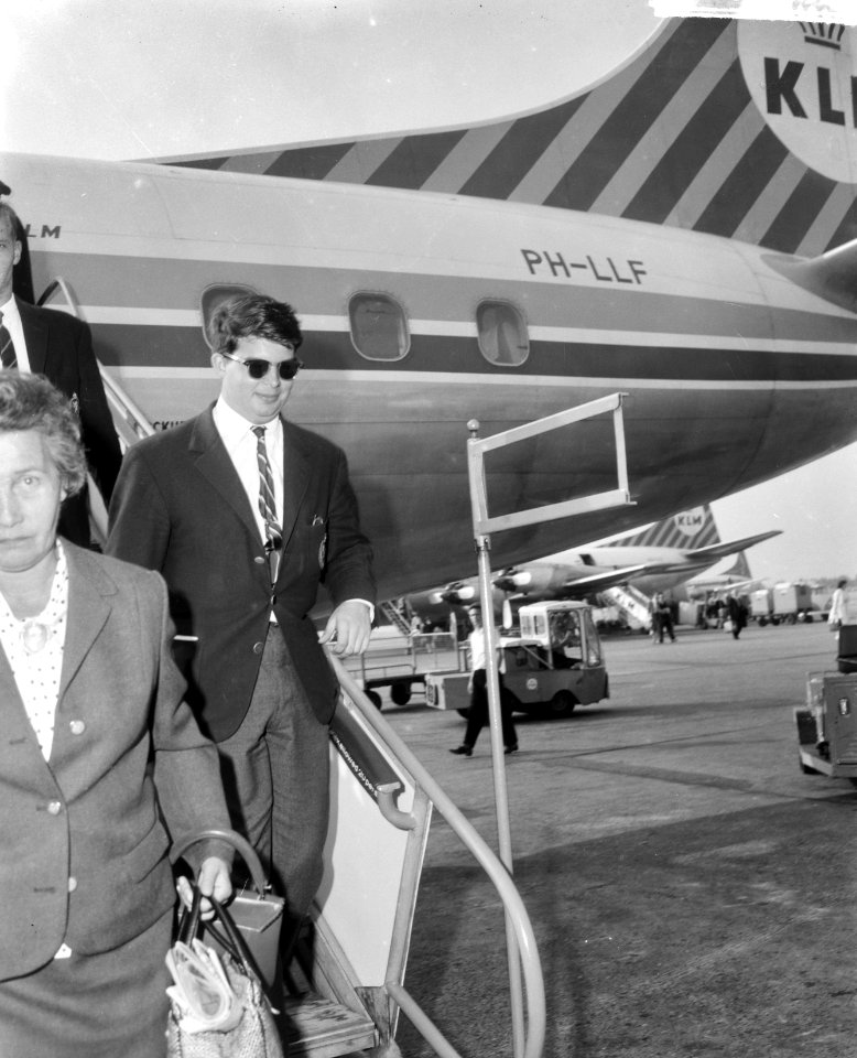 Prins Alexander van Belgie op Schiphol Zoon van ex koning Leopold van Belgie, Bestanddeelnr 915-4034