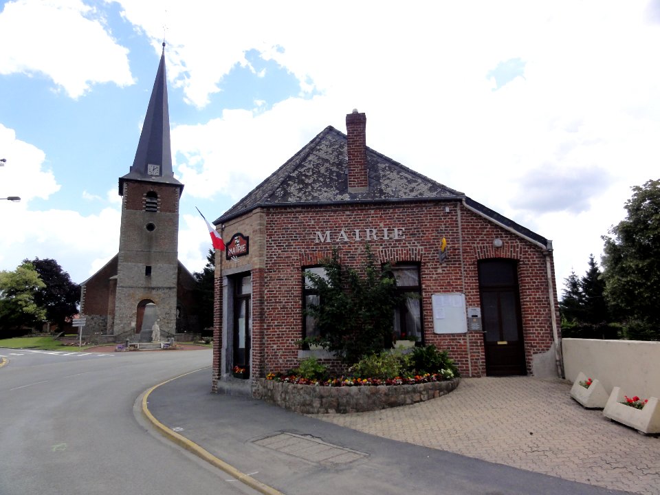 Preux-aux-Bois (Nord, Fr) mairie, église