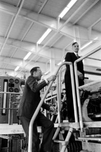 Prins Bernhard opende nieuwe papierfabriek Crowen van Gelder in Velsen, H Smidt, Bestanddeelnr 916-3992
