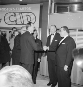 Prins Bernhard bij premiere El Cid te Rotterdam Dhr Keizer en prins Bernhard, Bestanddeelnr 913-2913