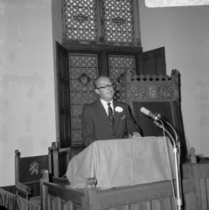 Prins Bernhard (zonder bril) aanwezig bij receptie Manifestatie 1916 Nederland t, Bestanddeelnr 919-2399