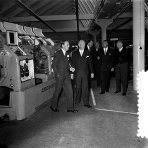 Prins Bernhard en Prins Bertil (Zweden) openen SKF fabriek Veenendaal, Bestanddeelnr 906-5133