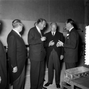 Prins Bernhard en Prins Bertil (Zweden) openen SKF fabriek Veenendaal, Bestanddeelnr 906-5132
