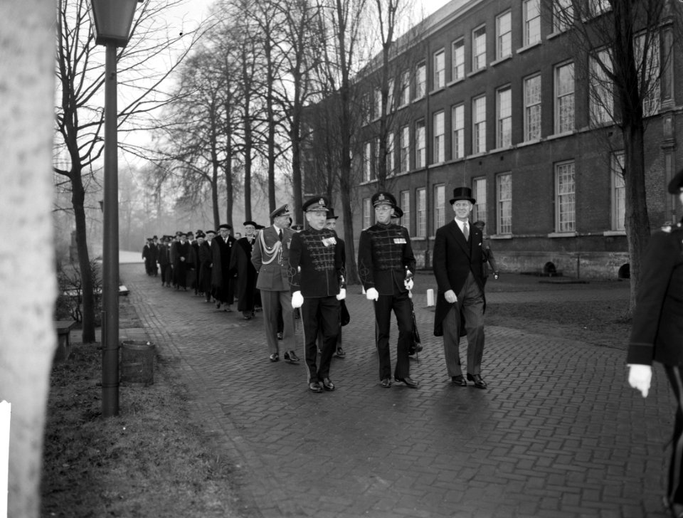 Prins Bernhard bij installatie Koninklijke Militaire Academie te Breda Vertrek , Bestanddeelnr 913-2215