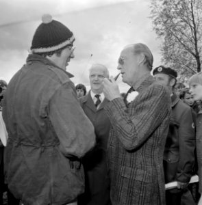 Prins Bernhard bij reddingsactie van KNBRD op Veluwemeer Prins Bernhard bij gew, Bestanddeelnr 929-1766