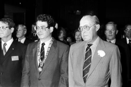 Prins Bernhard en burgemeester Van Thijn (l), Bestanddeelnr 932-6880