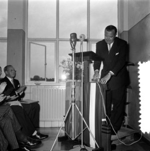 Prins Bernhard en Prins Bertil (Zweden) openen SKF fabriek Veenendaal, Bestanddeelnr 906-5134